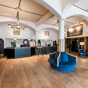 **** Hotel Nh Schiller Holandia