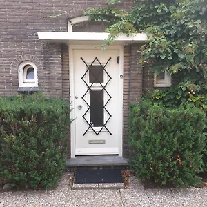 https://bed-bye-schiphol.thehaguehotels.net